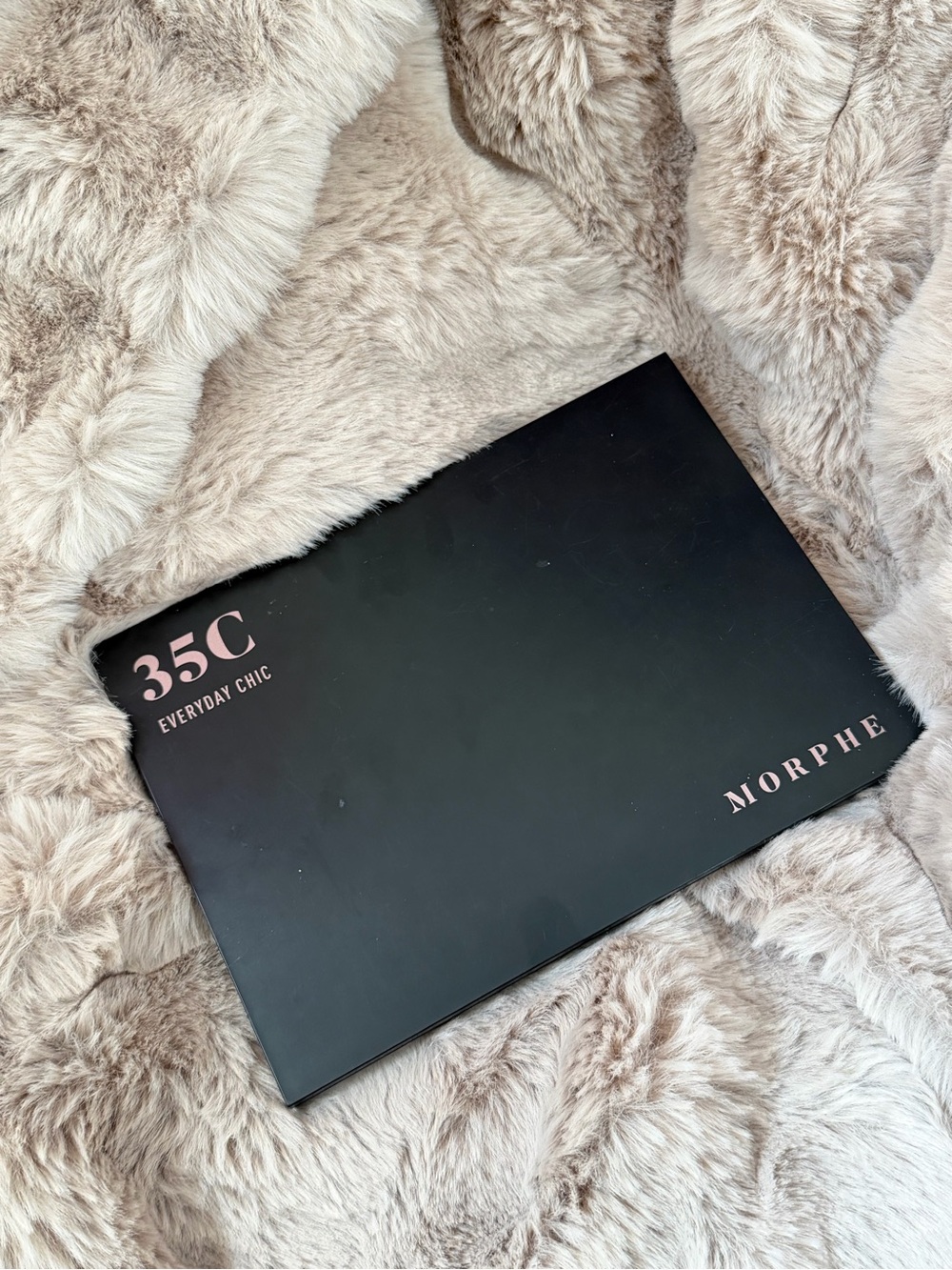 Morphe 35C Everyday Chic Palette – Black with Rose Gold Accents